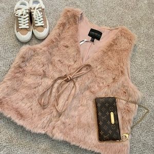 Forever 21 plus 3X faux Fur vest
